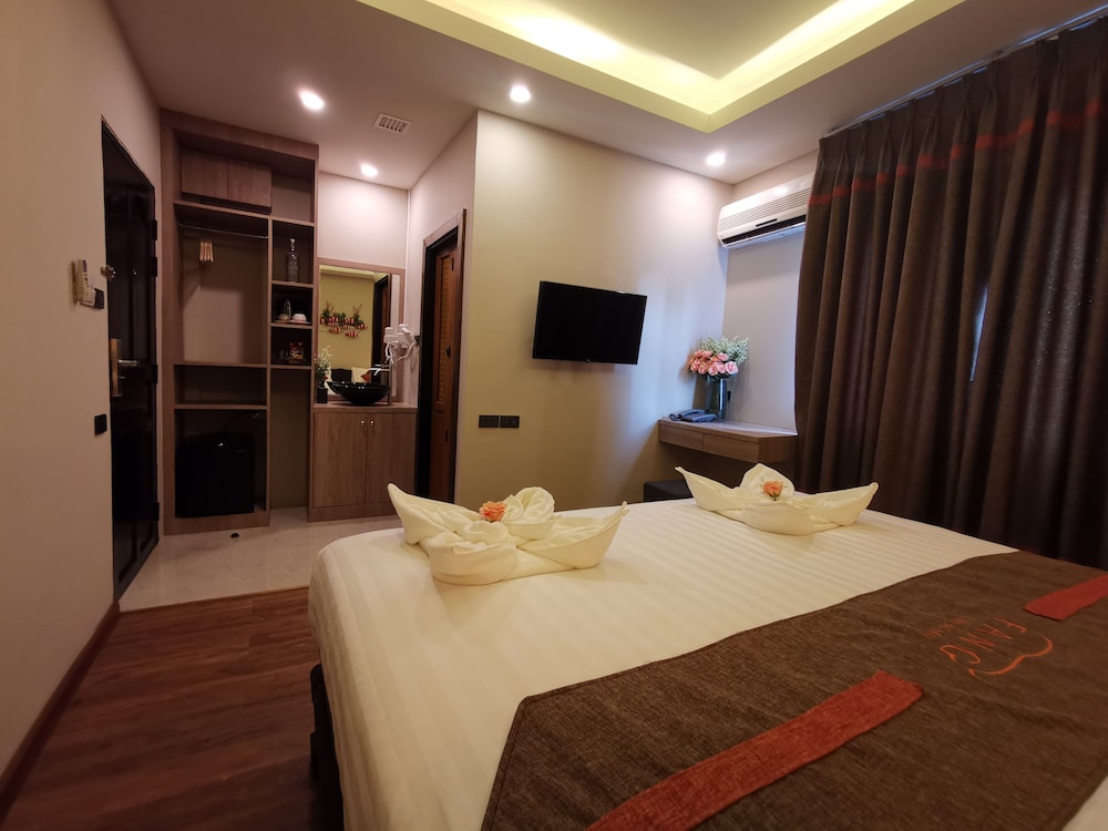 DELUXE, DOUBLE BED