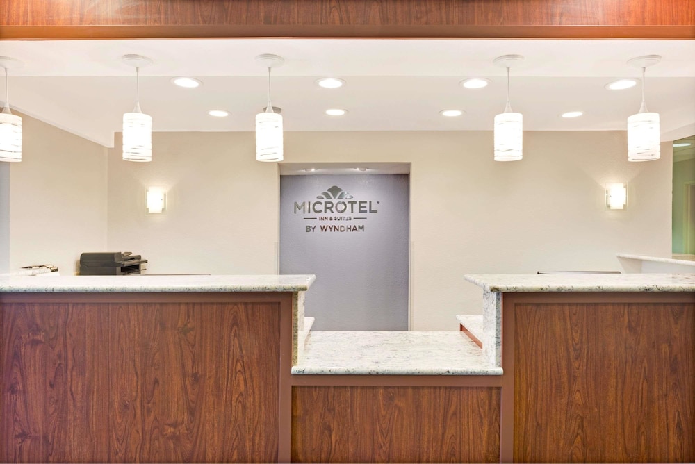 Microtel Inn & Suites by Wyndham Urbandale/Des Moines 2/47