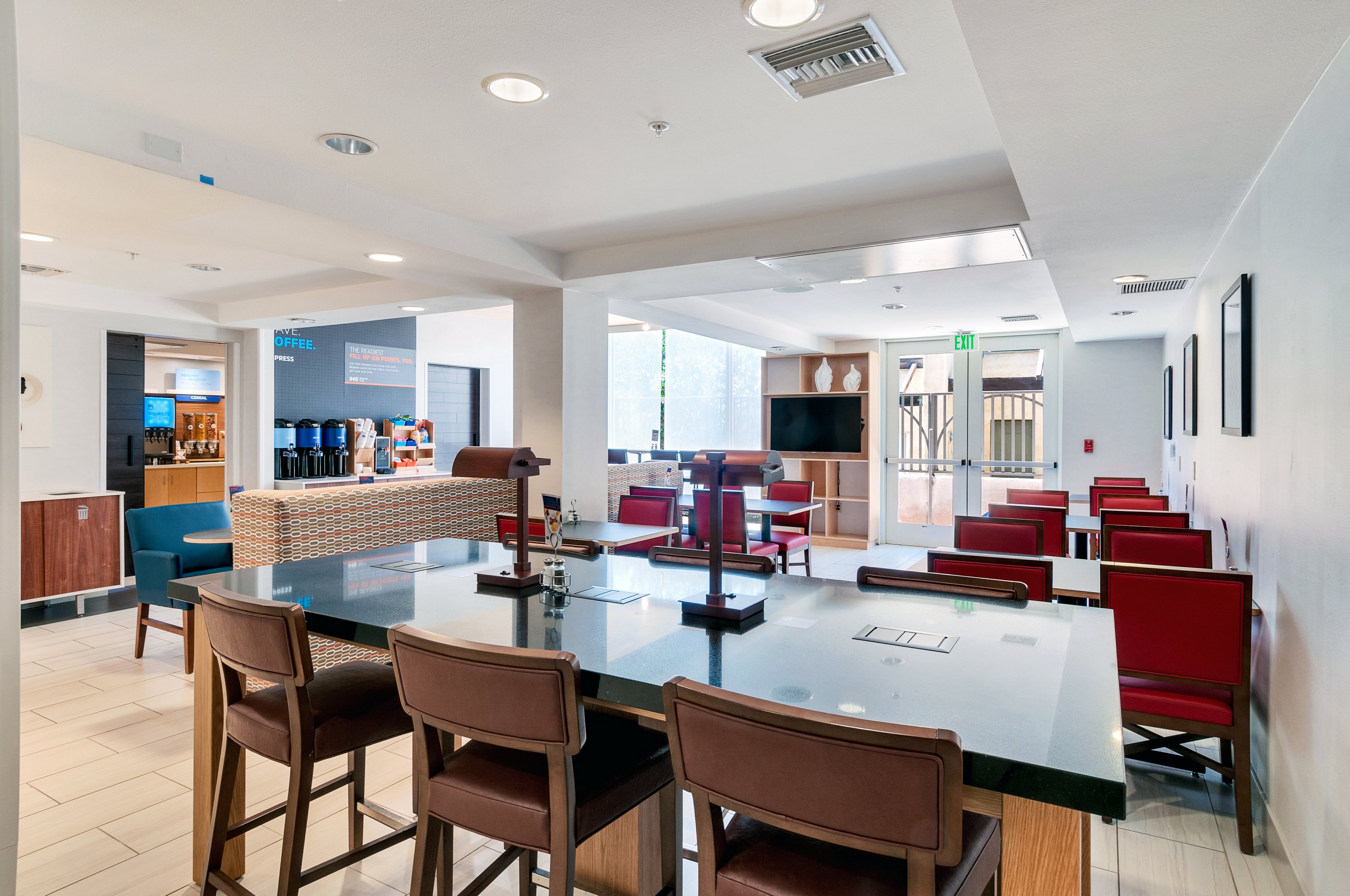 Holiday Inn Express Hotel Suites Banning 31/43