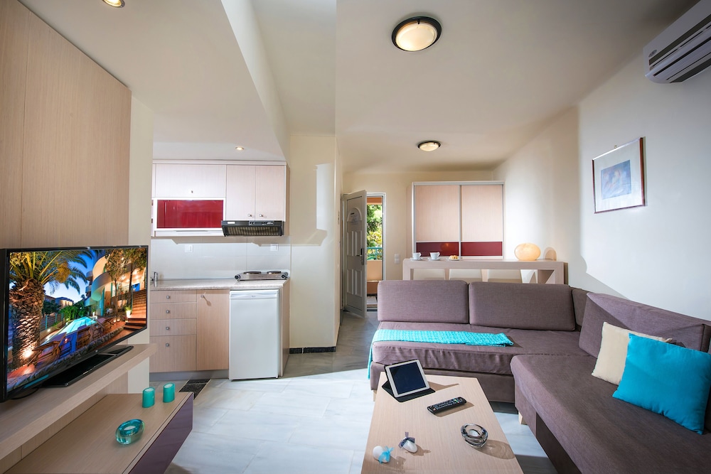 Seafalios Apartments 13/40