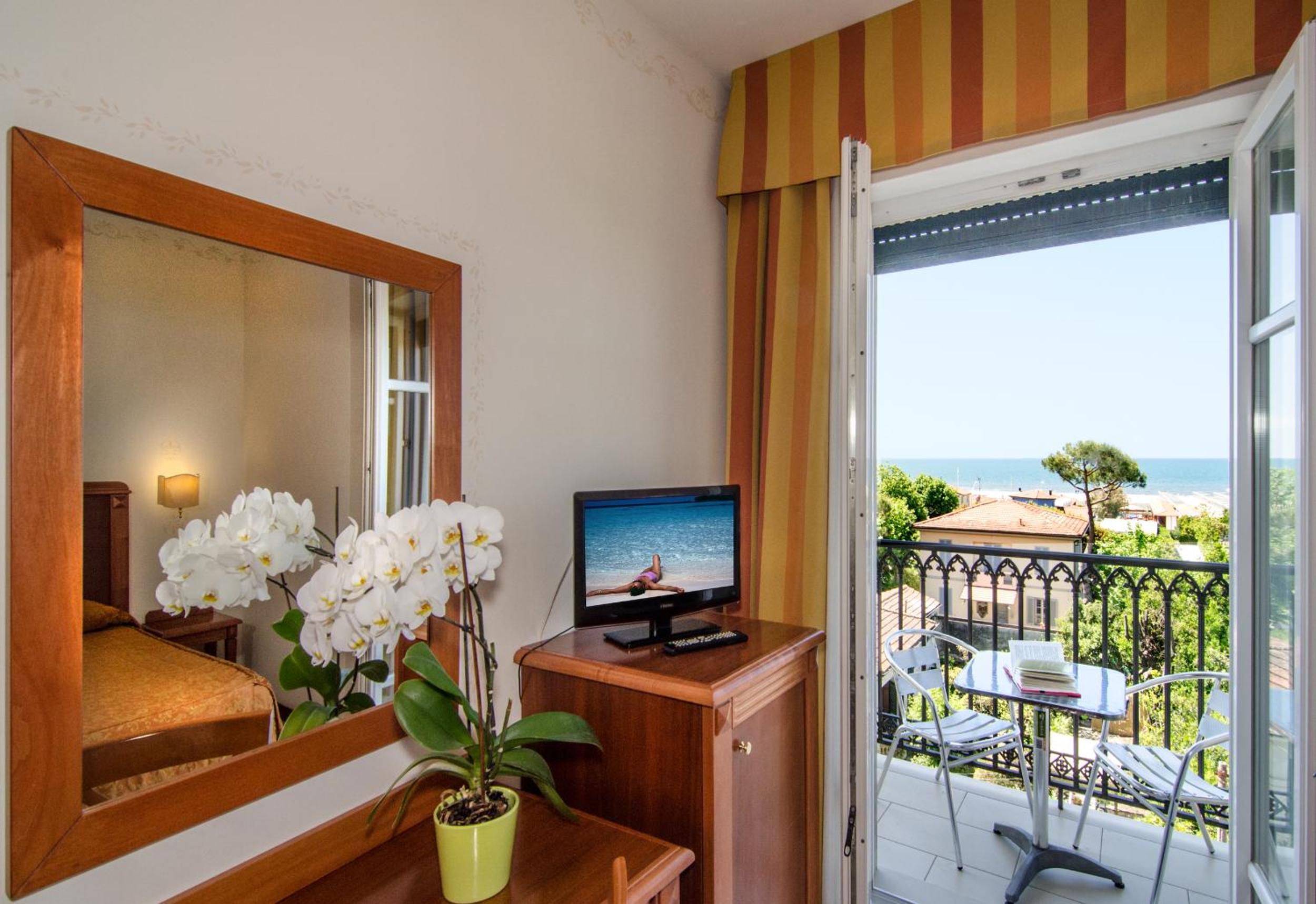 HOTEL VILLA OMBROSA 30/52
