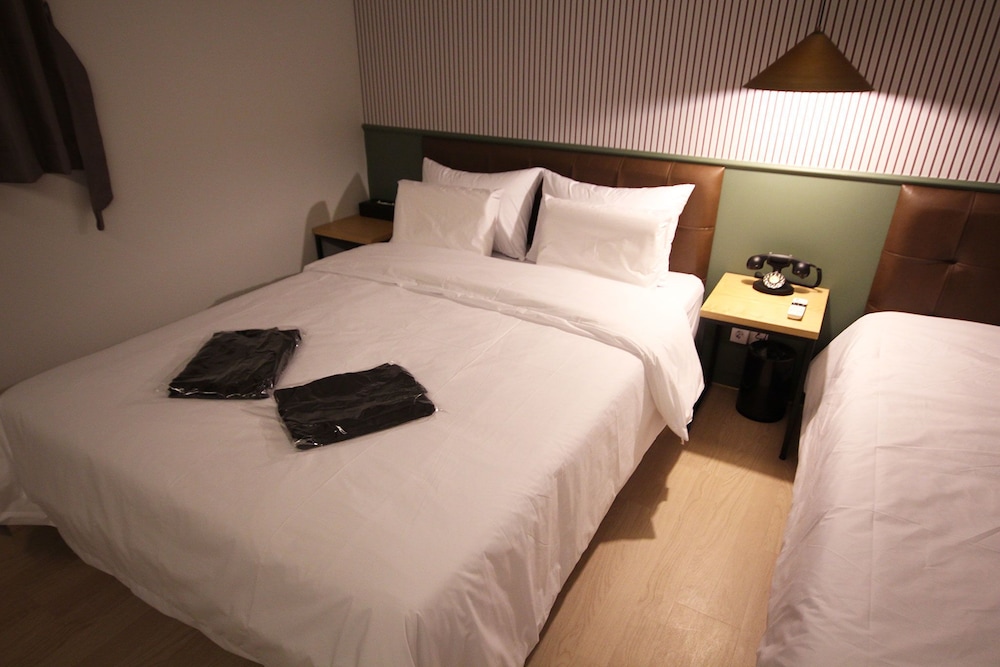 Muri Hotel 4/15