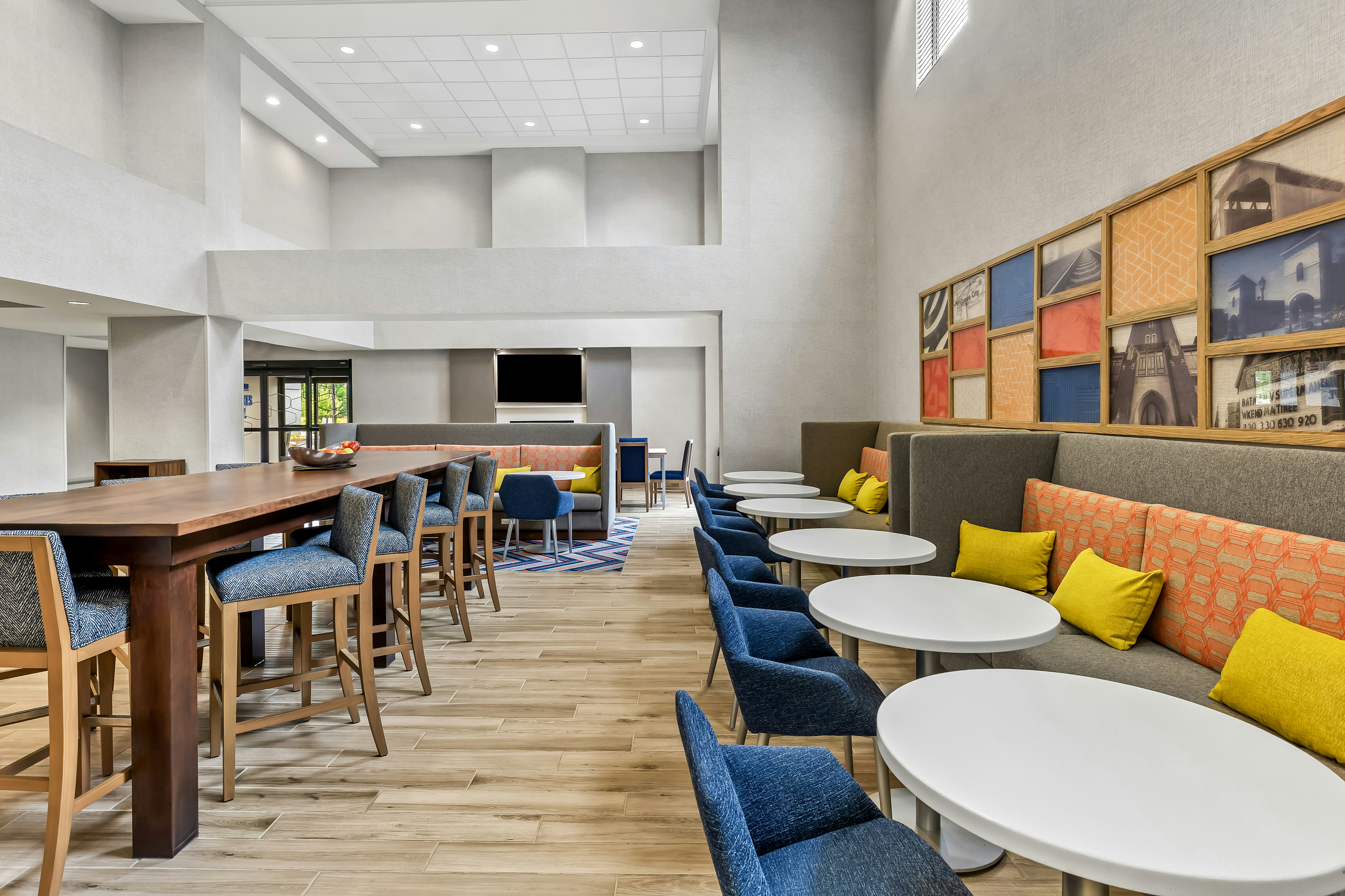Hampton Inn & Suites Grove City 24/39