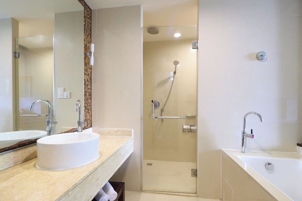 Grand Mercure Sanya Yalong Bay 35/38