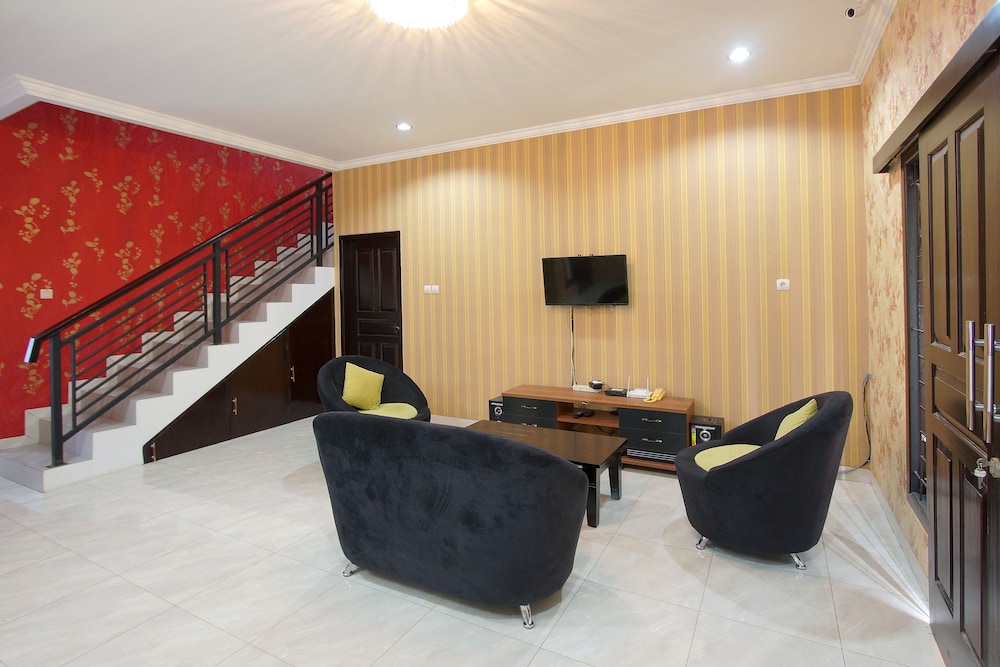 Hotel O near UGM formerly Bayang Brothers Guest House 44/55