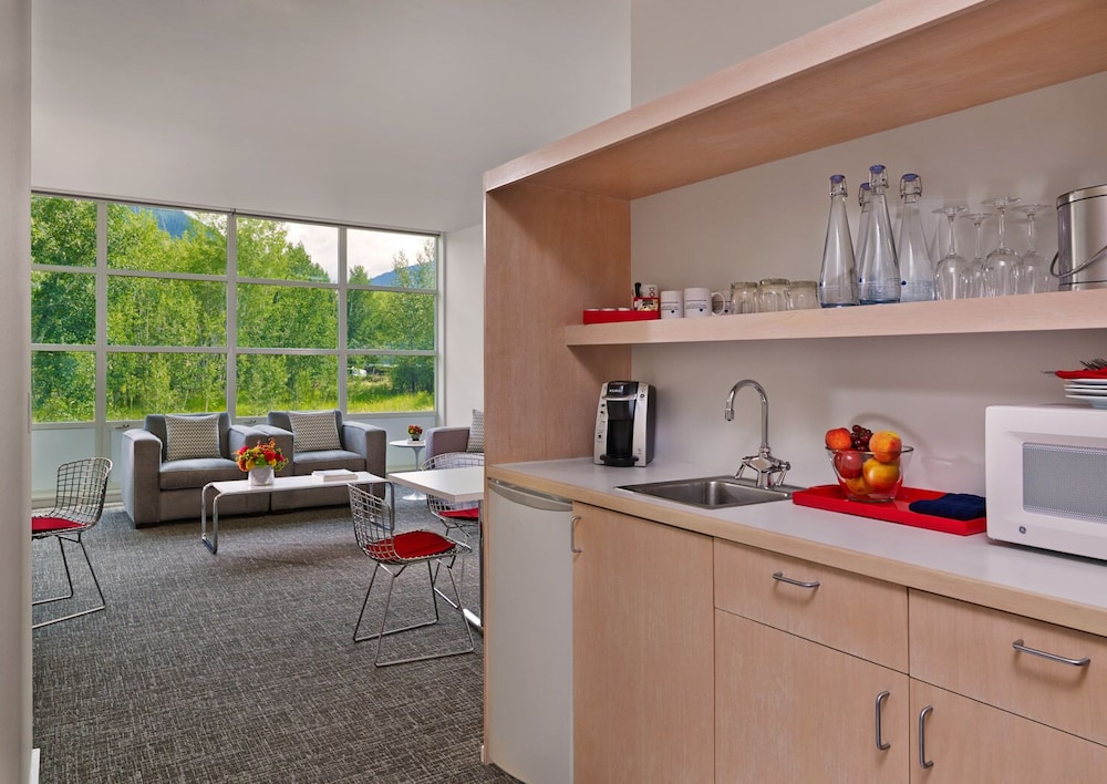 Aspen Meadows Resort 52/68