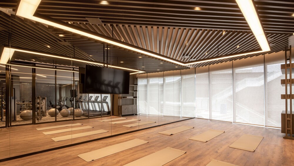 Holiday Inn and Suites Qingdao Jinshui 46/80