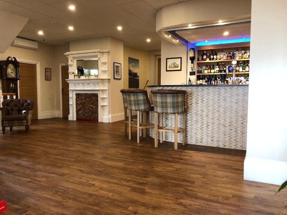 Queenswood Hotel 8/45