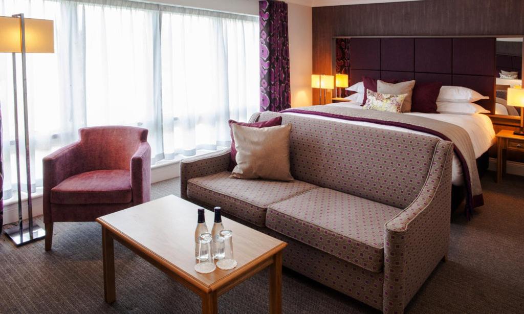 Trout Hotel 27/49