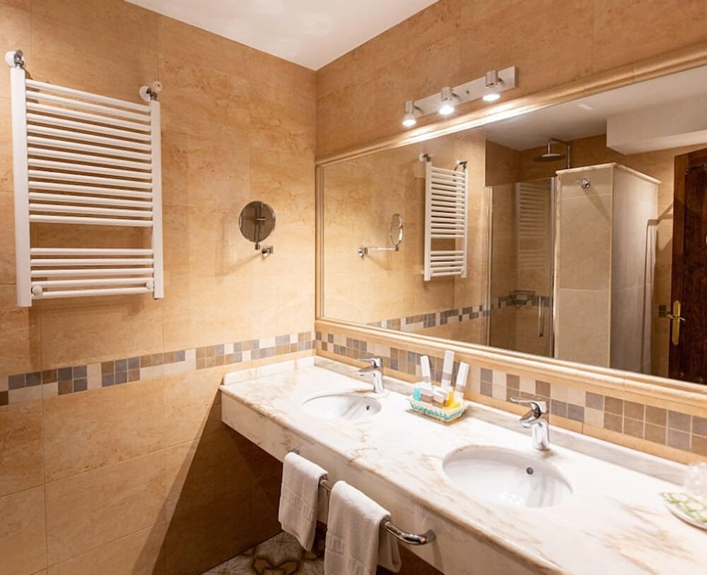 Hotel Cerro La Nina 54/54