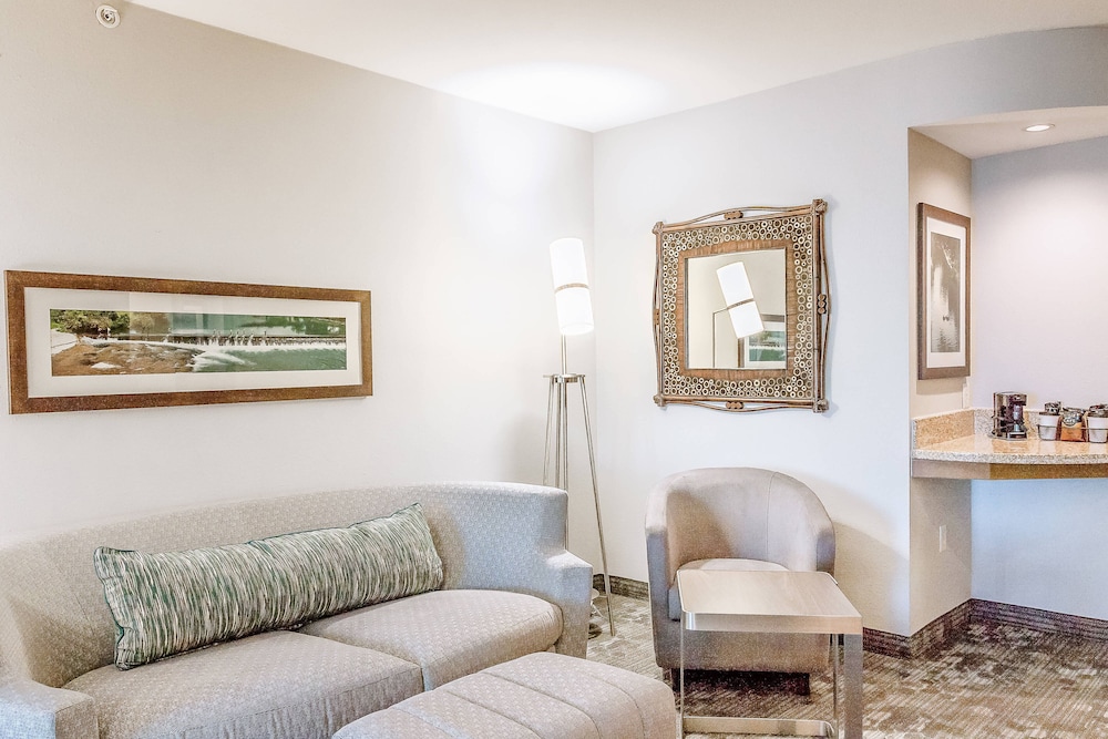 Courtyard New Braunfels River Village 40/78
