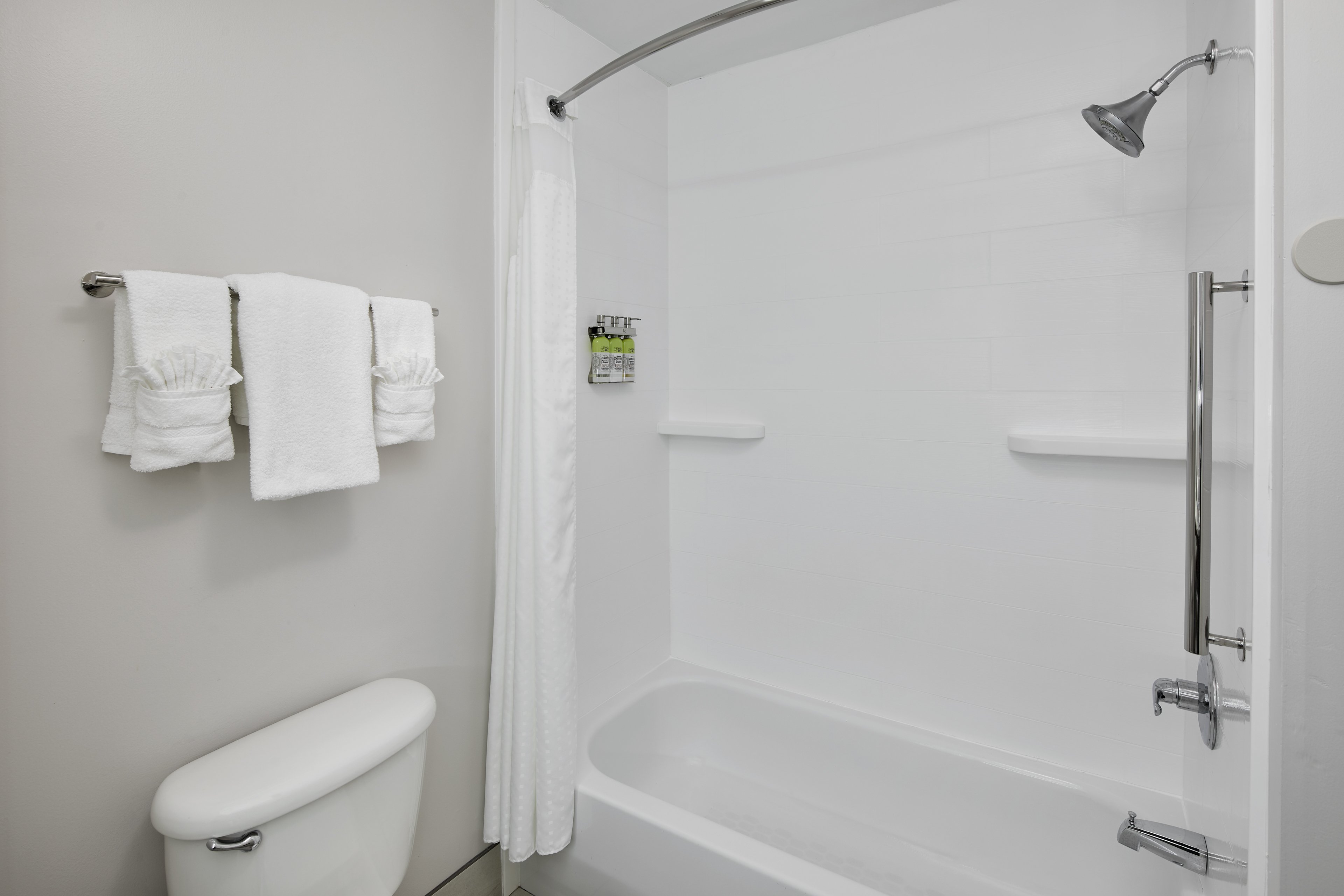 Holiday Inn Express Hotel and Suites Pensacola West-Navy Base 48/48