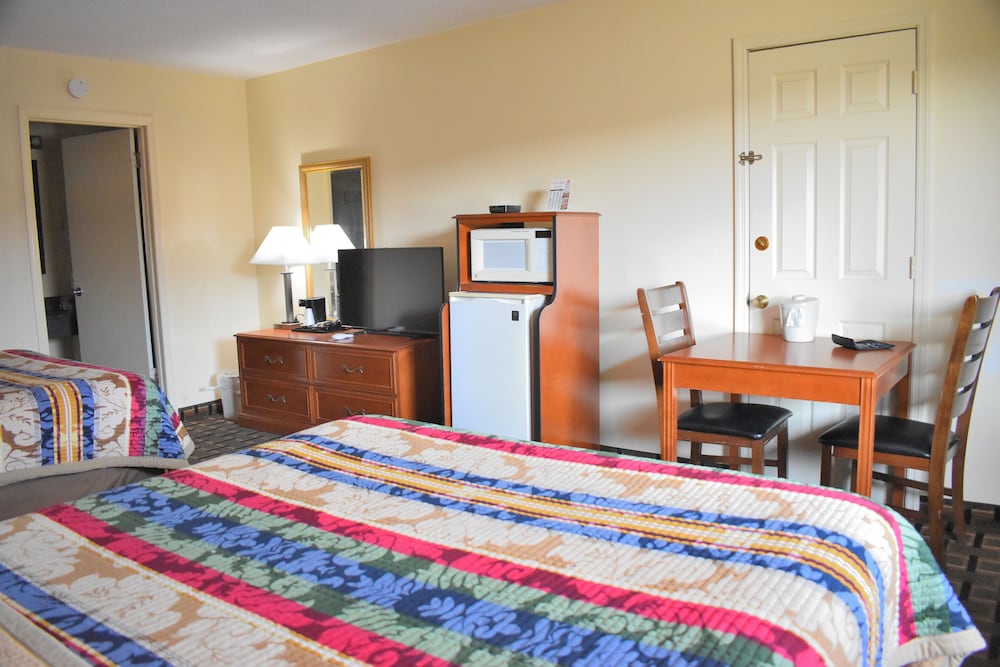 Great Lakes Inn and Suites 15/45