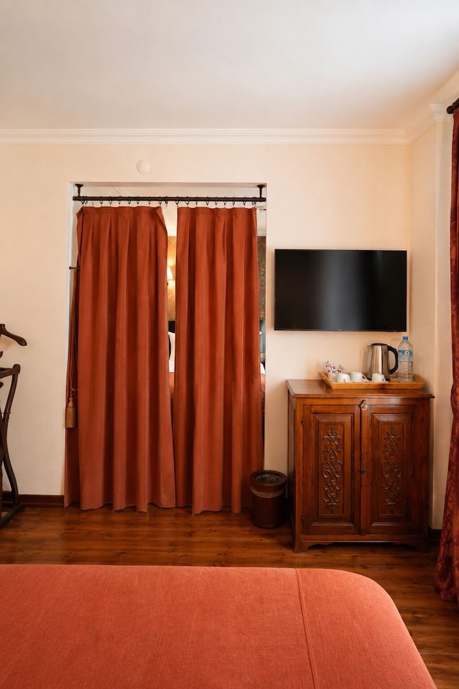 Hotel Sari Konak 43/48