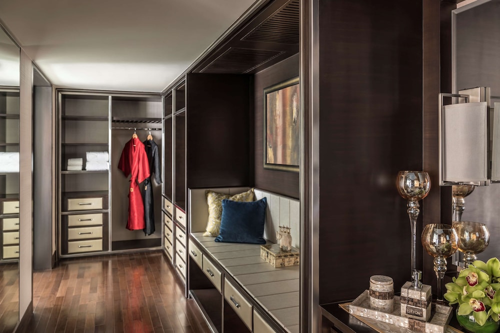 Shangri La Eros New Delhi Hotel 40/72