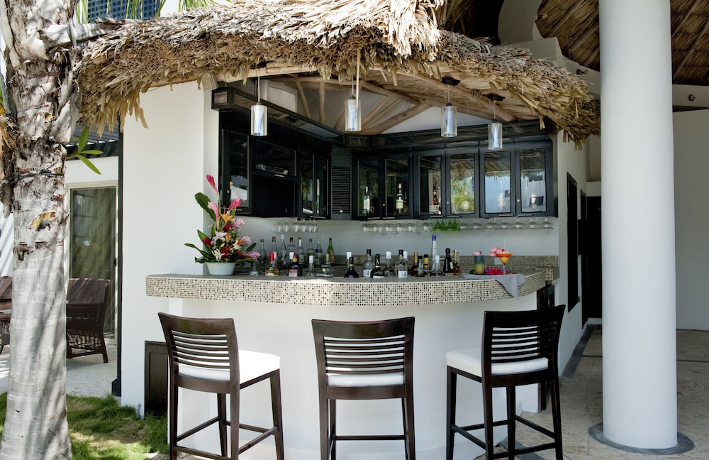 Las Terrazas Resort And Residences 58/77
