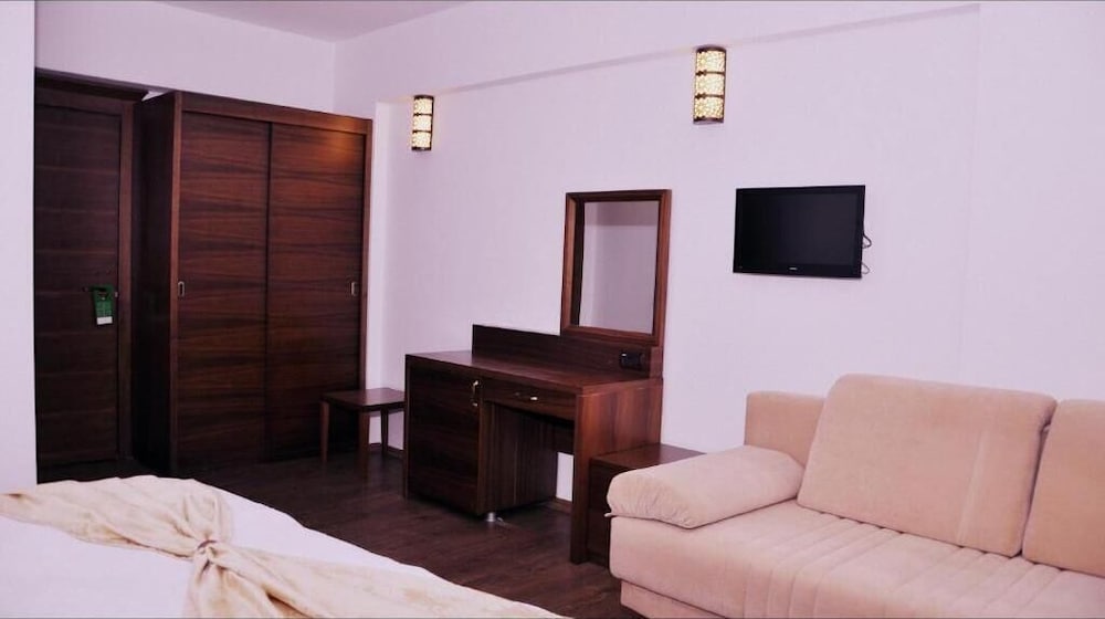 Simre Hotel 20/30