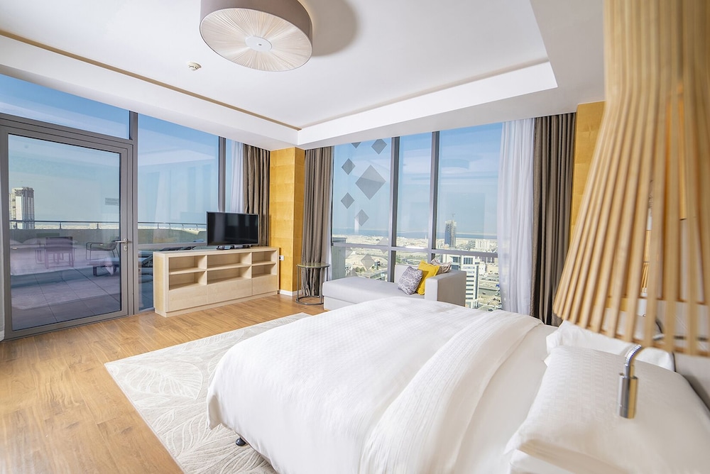 Royal, Suite, King Bed, Sea View
