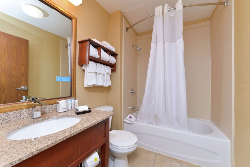Hampton Inn Columbus East 27/61