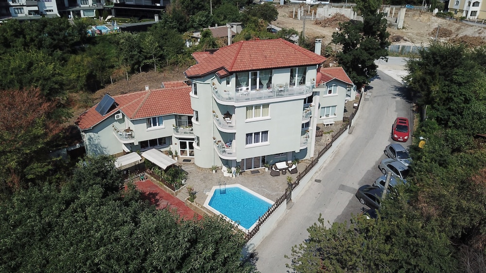Hotel Amfora 2/69