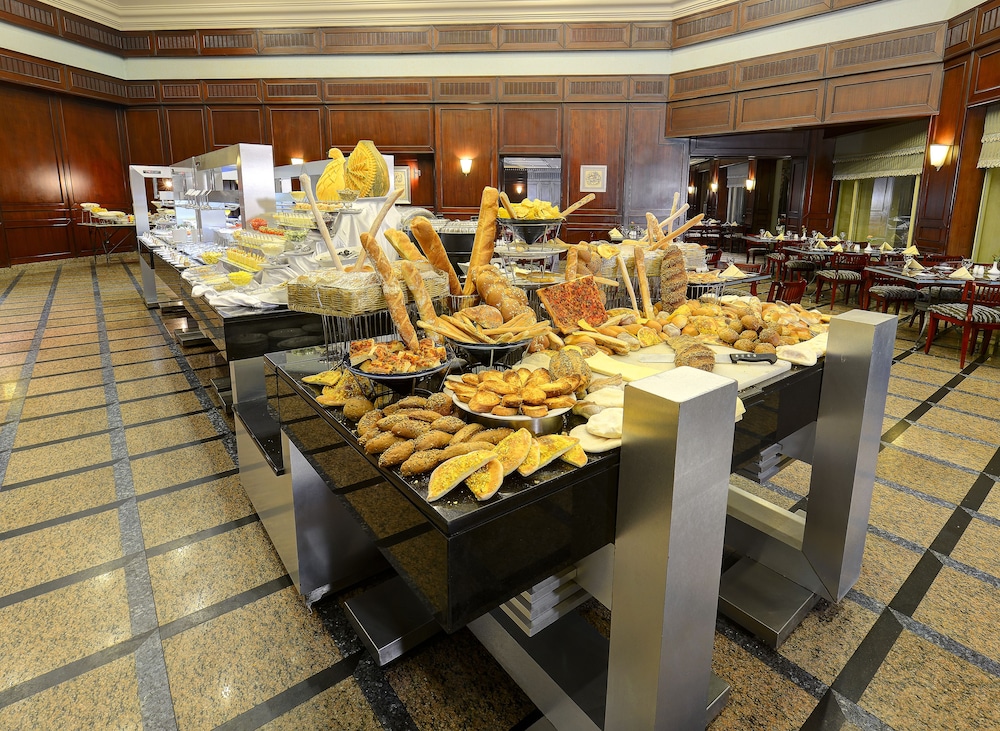 restaurant cafeteria