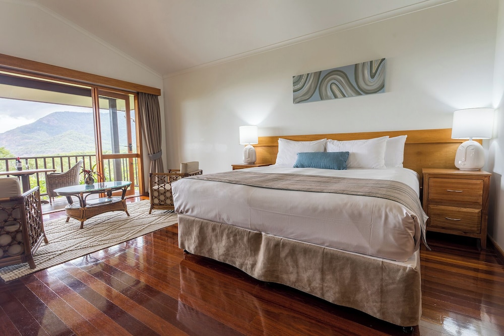 Sea, Coral, Bungalow, King Bed