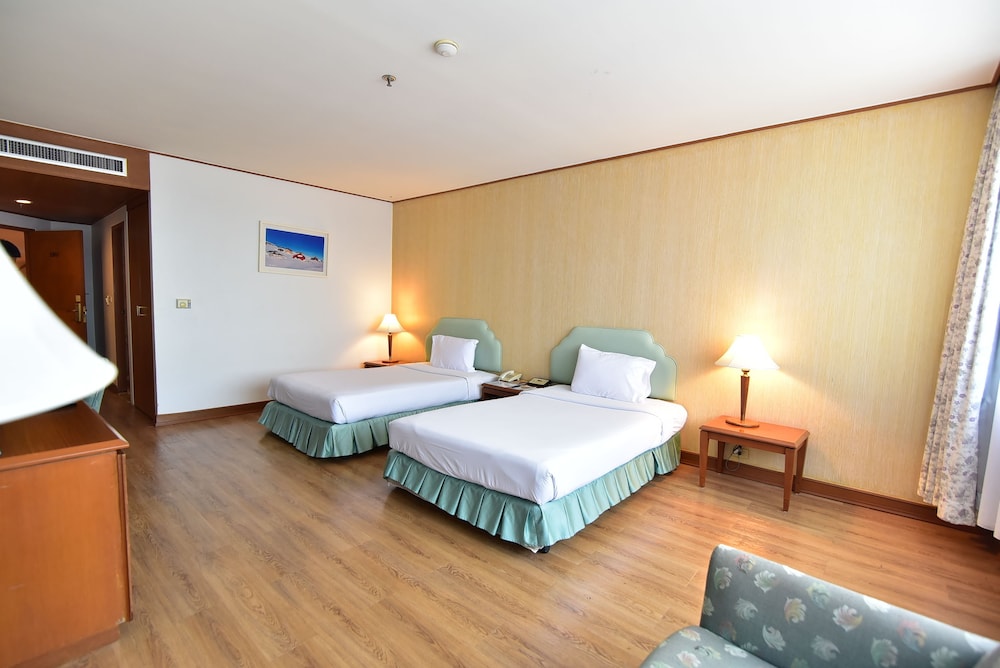 Thumrin Thana Hotel 30/71