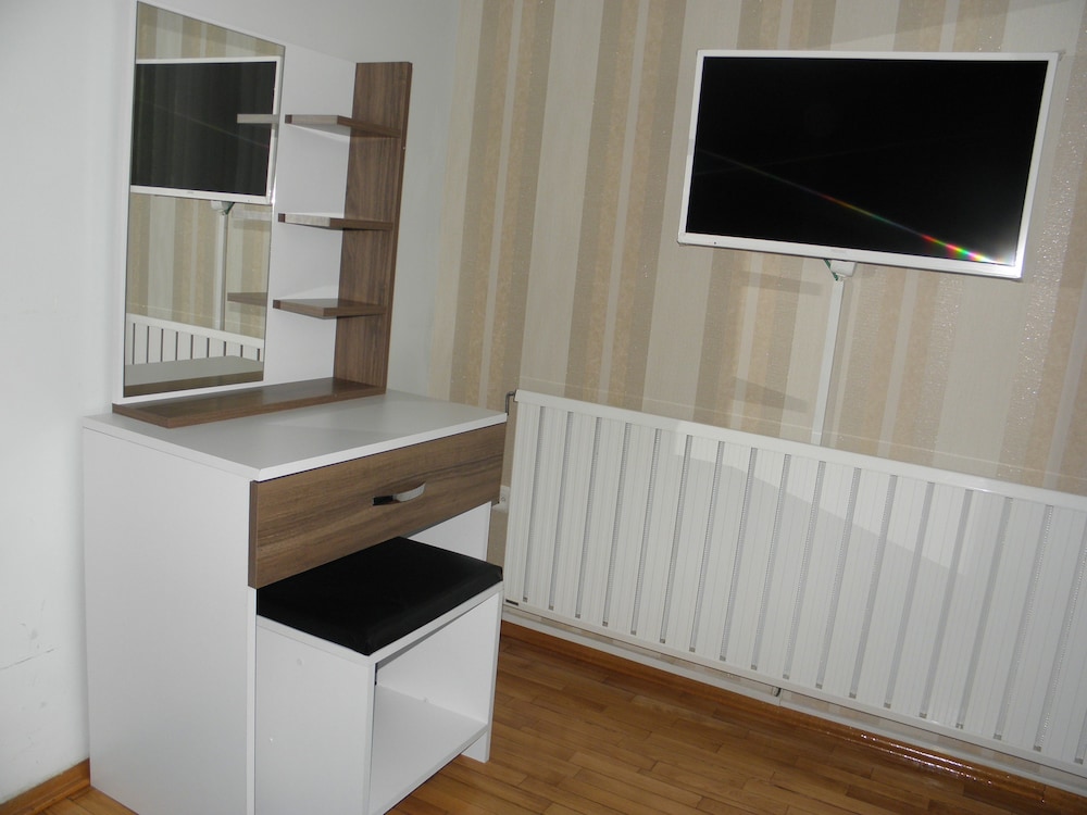 Omar Sultan Suites 23/33