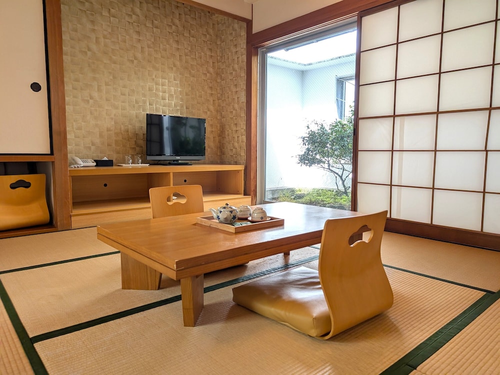 Green Rich Hotel Suizenji 41/45