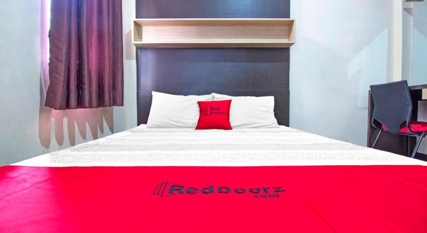 Reddoorz Plus Near Isola Upi 16/30