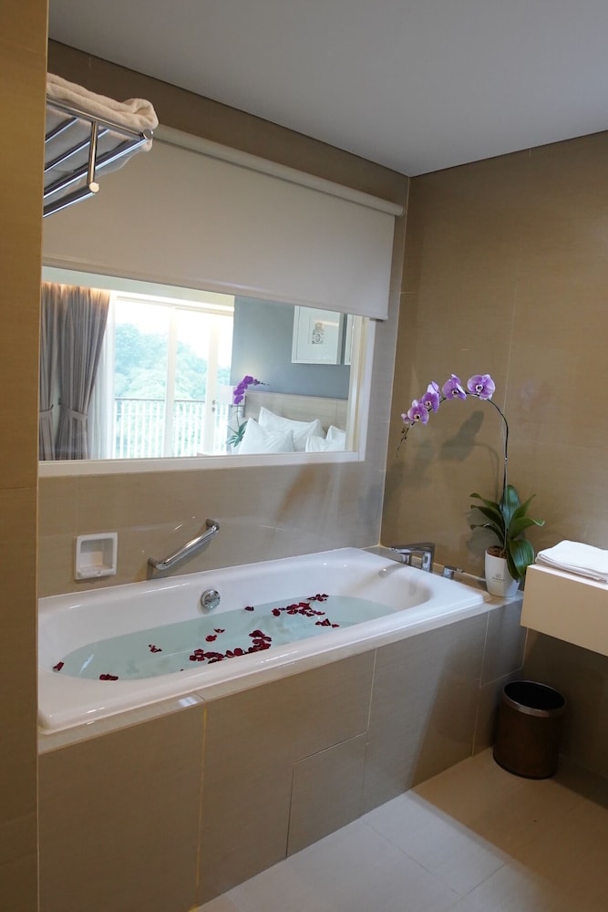 Treepark Serviced Apartment Karawang 48/50