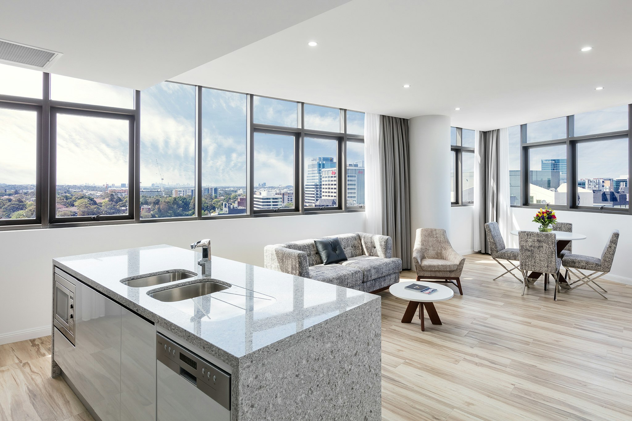 Meriton Suites Church Street Parramatta 10/25