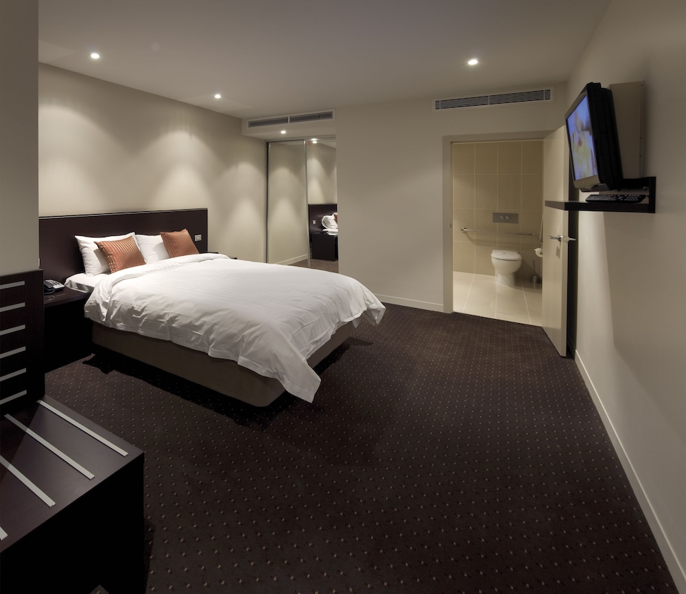 Atlantis Hotel Melbourne 10/31