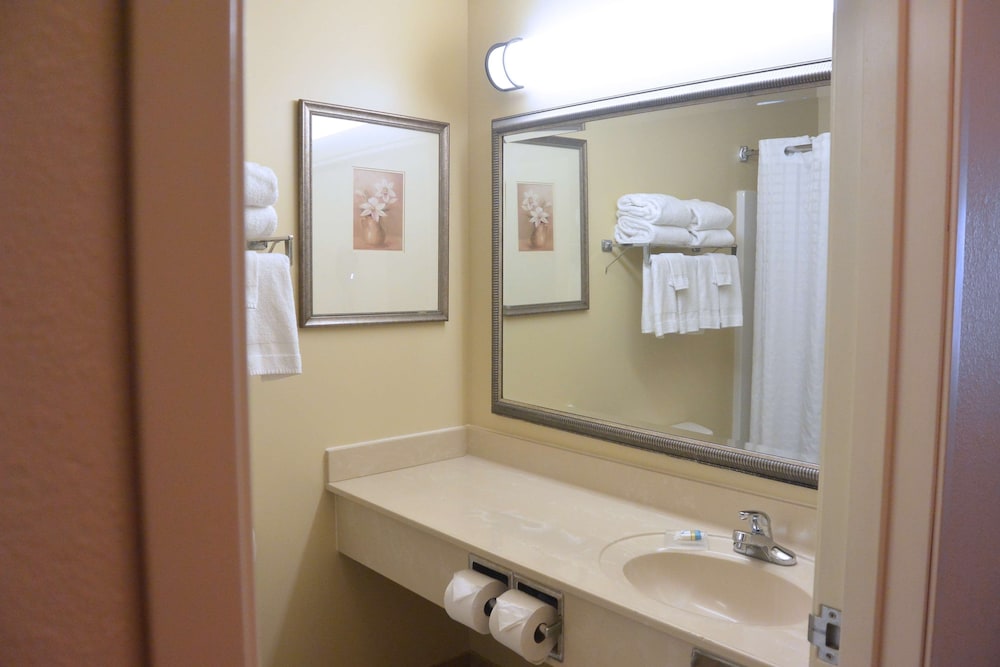 Country Inn & Suites By Radisson, Peoria North, IL 10/28