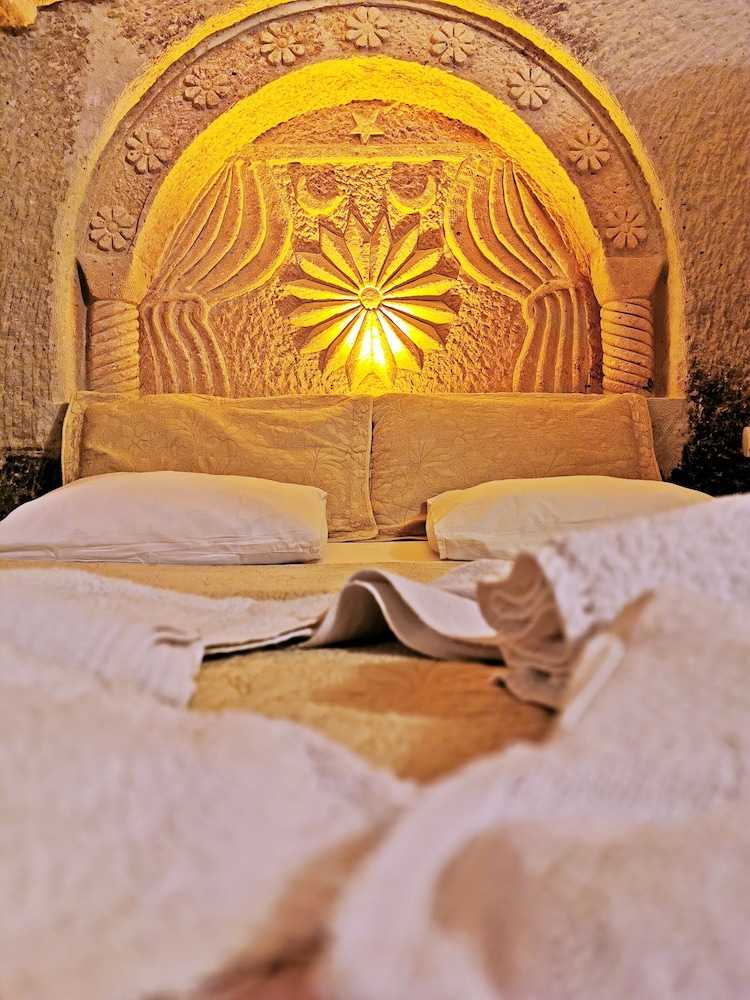 Falcon Cave Suites 20/49