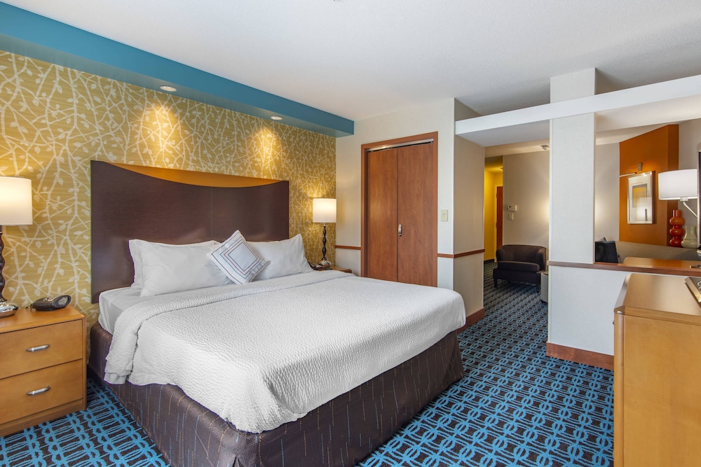 Fairfield Inn Suites Hooksett 17/50