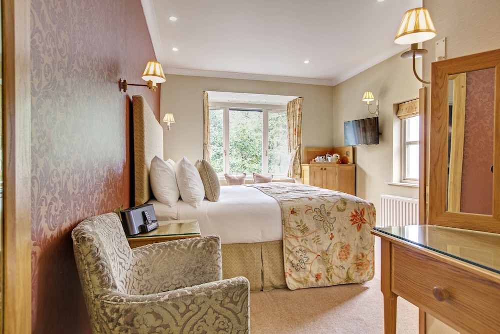 Cedar Manor Hotel & Restaurant 26/60
