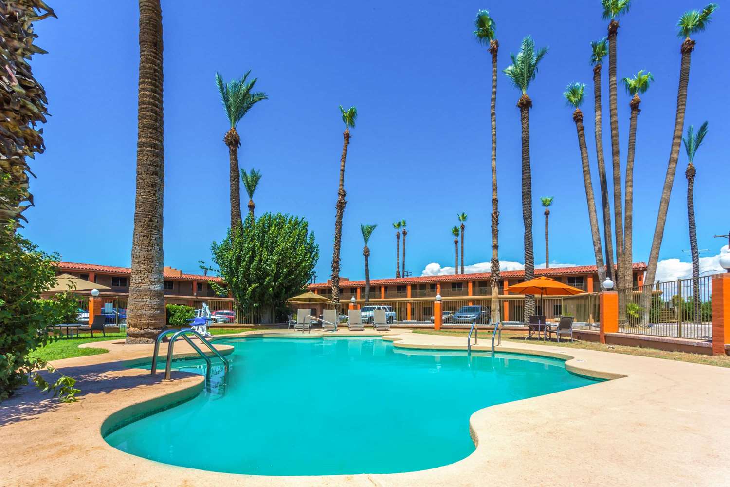Howard Johnson by Wyndham Phoenix Airport/Downtown Area 7/12