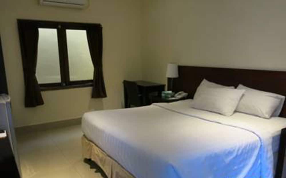 Radha Bali Hotel 30/70