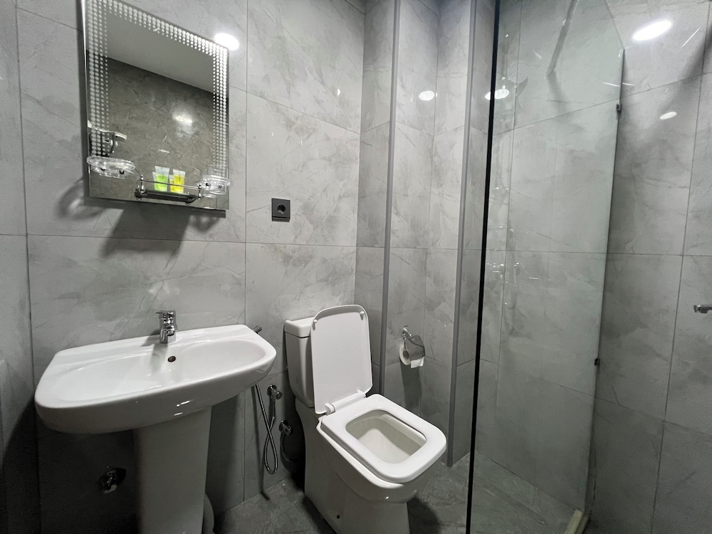 Khaghani Center Hotel 41/49