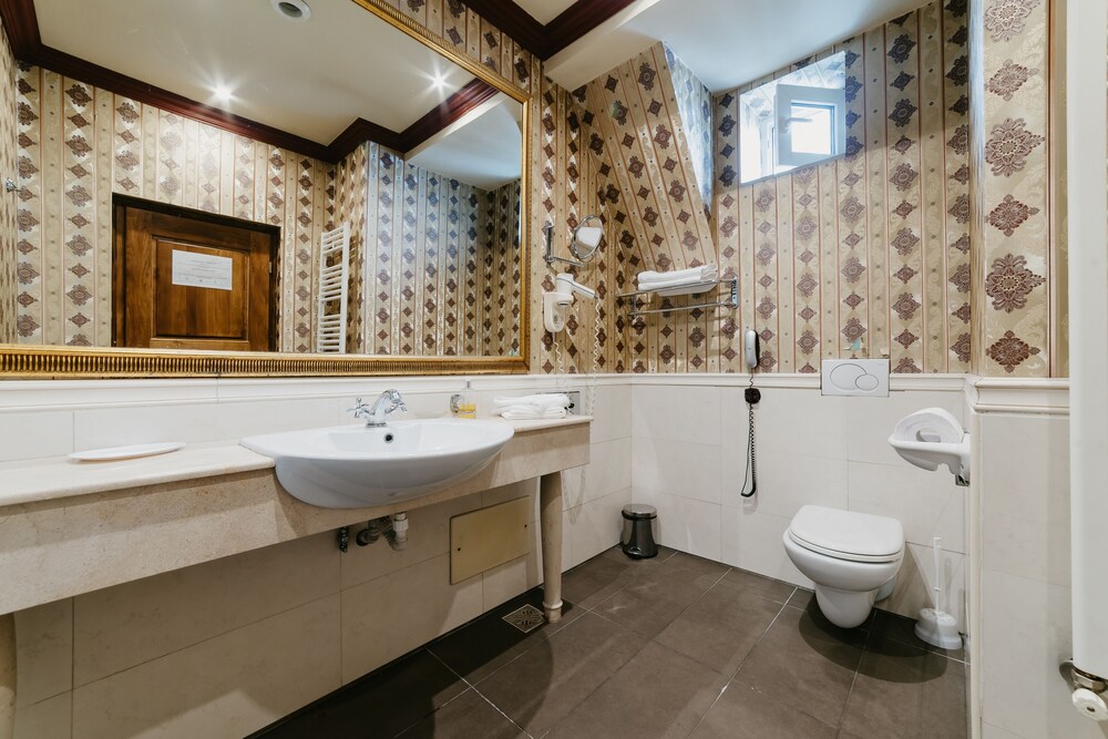 Topaz Boutique Hotel 27/37