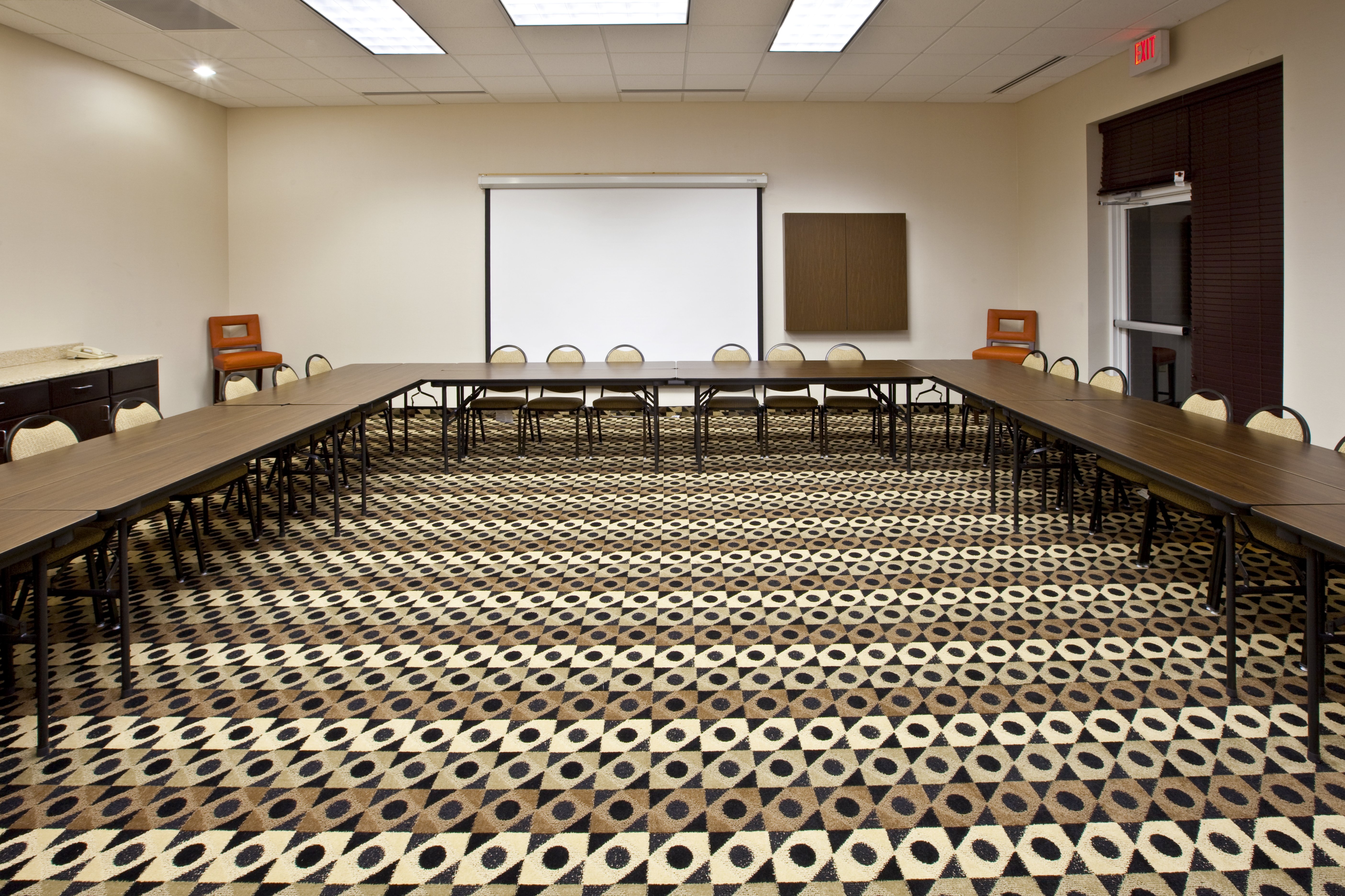 Holiday Inn Louisville Airport South 57/62