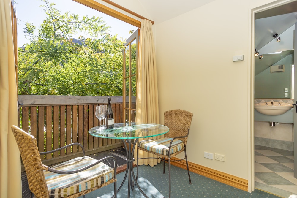 Arrowtown House Boutique Hotel 49/50