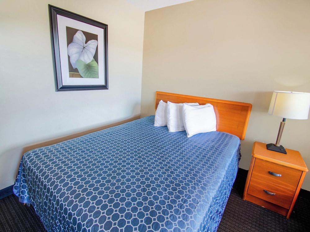 Sportsman Inn by OYO US Hwy-64 17/42