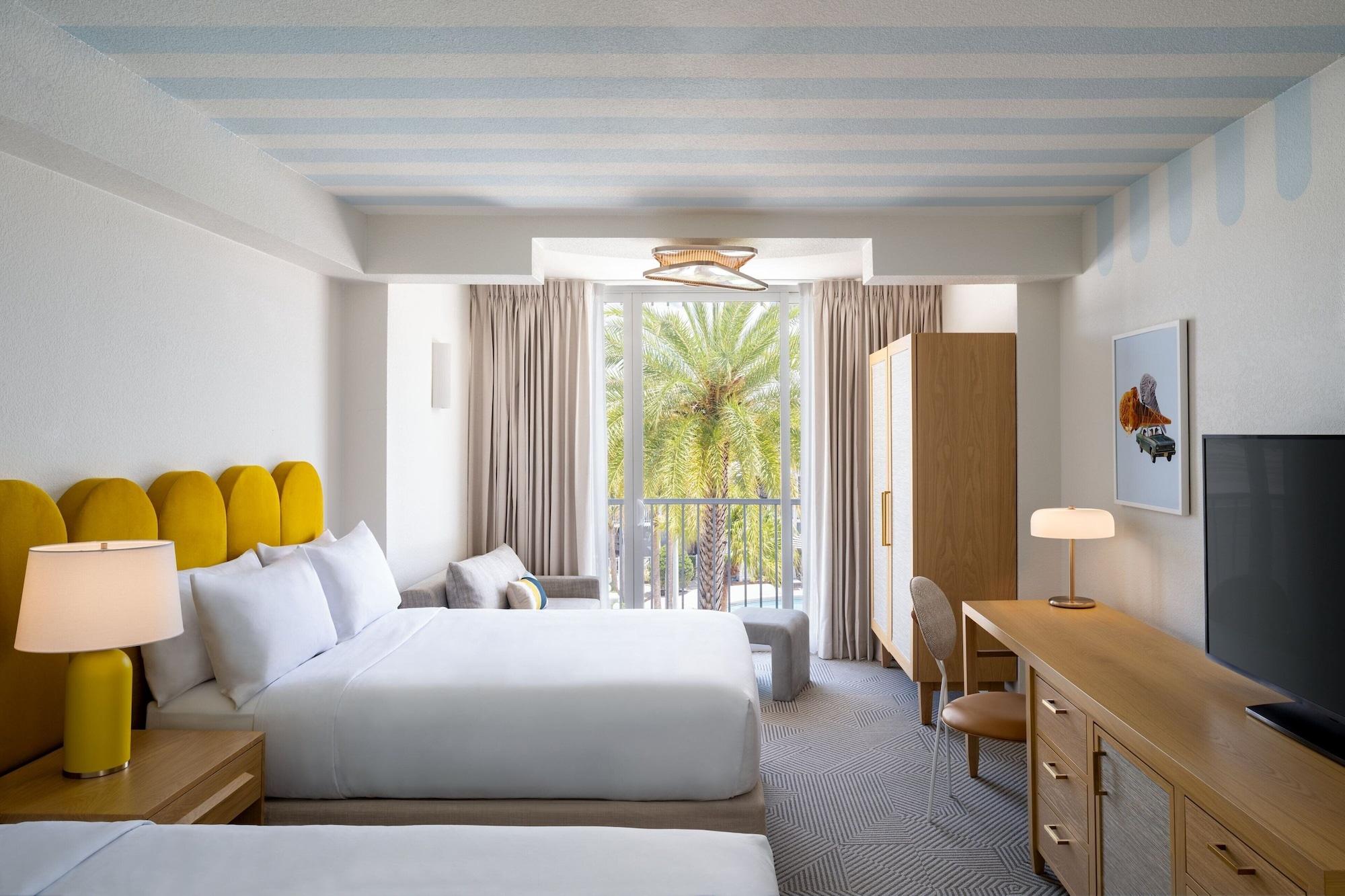 Standard, 2 Queen Beds, Tower View