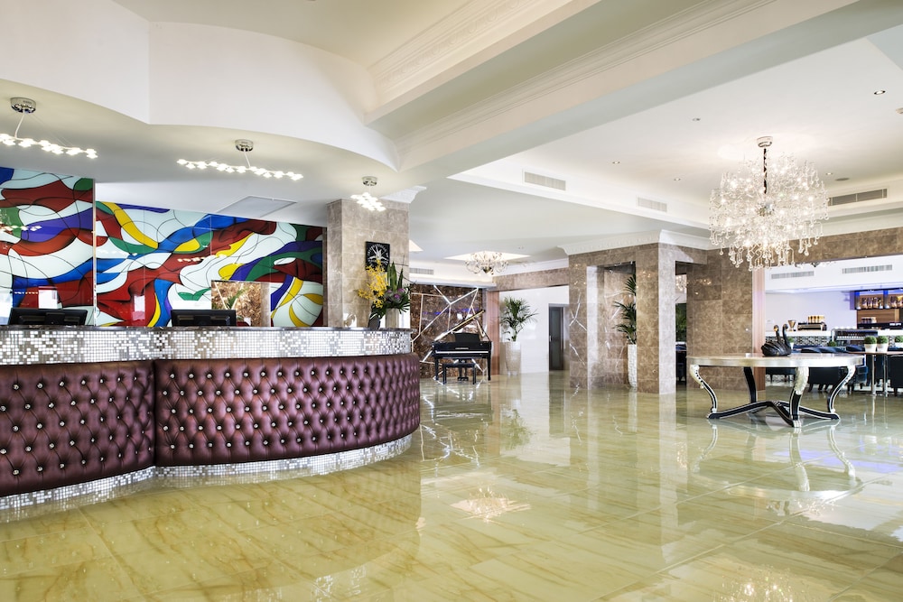 Swan River Hotel 9/56