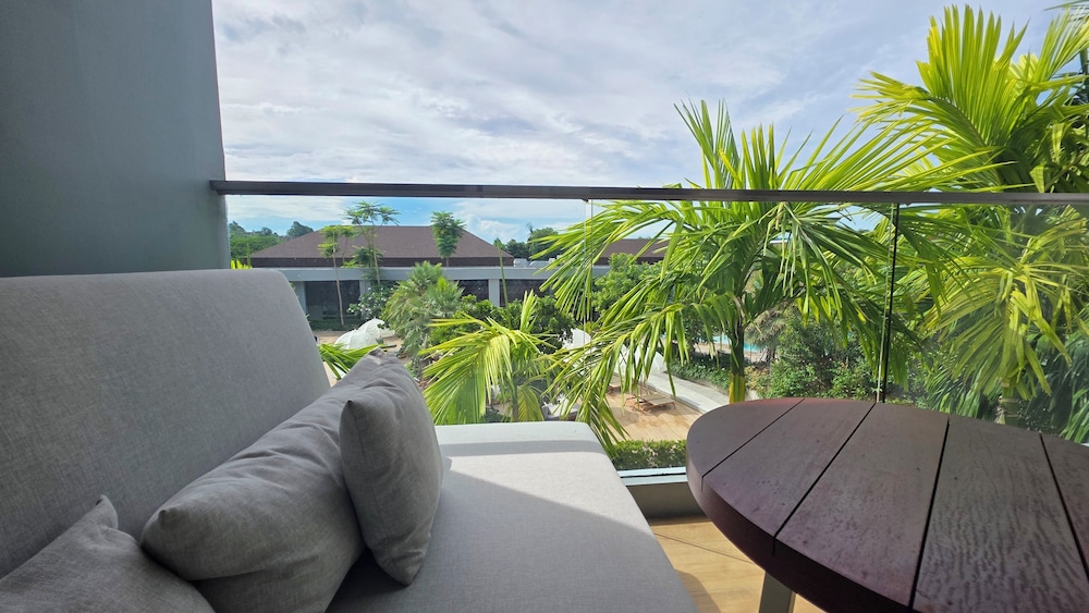 Mercure Rayong Lomtalay Villas and Resort 25/46