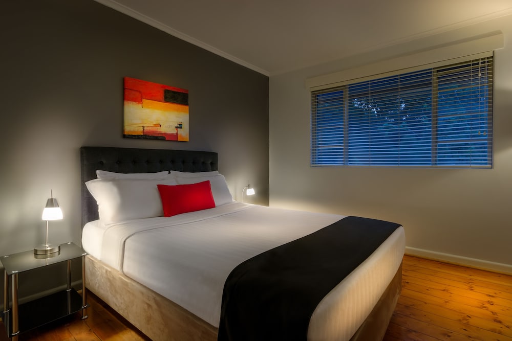 Crest On Barkly Serviced Apartments 10/28