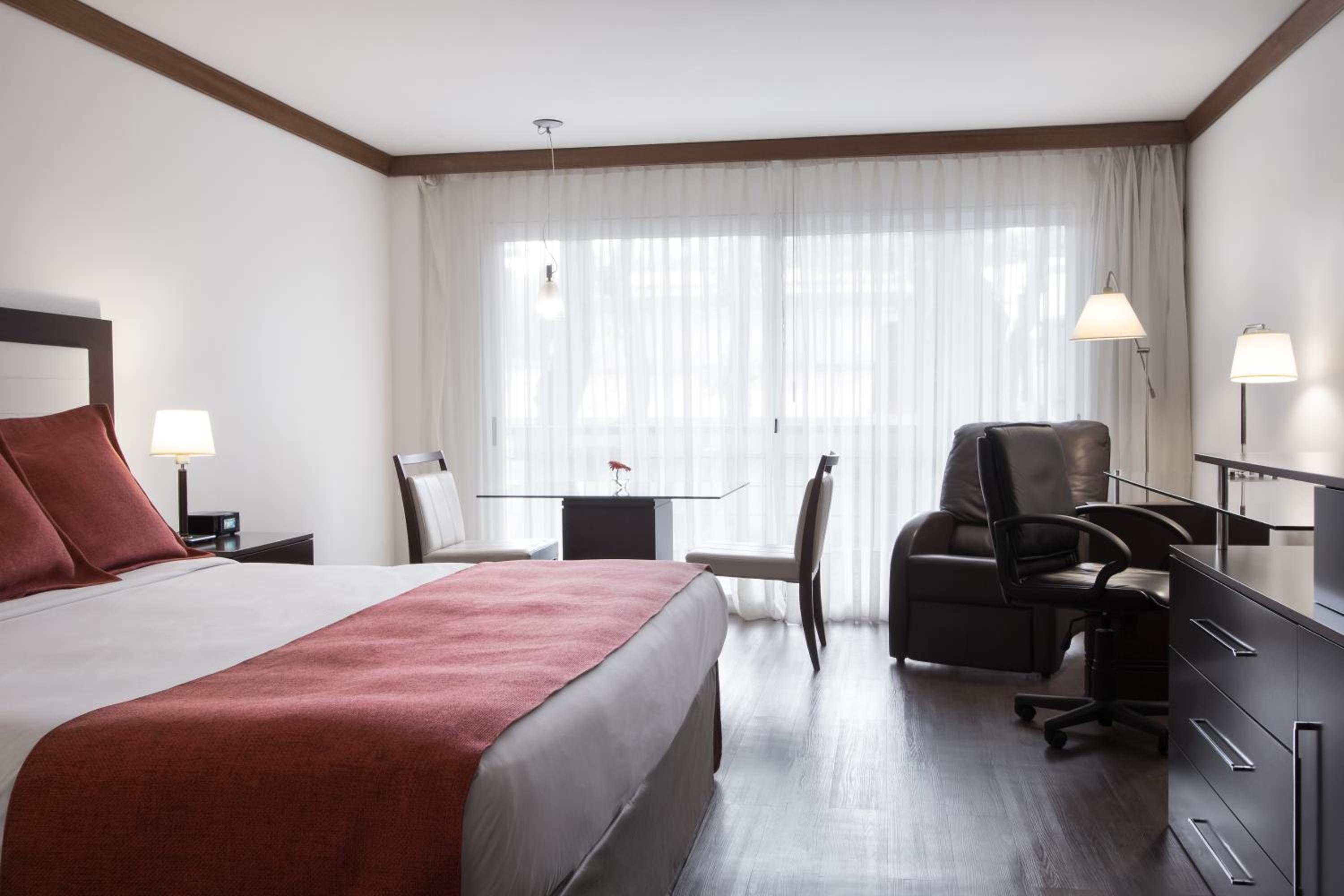 Superior, King Bed