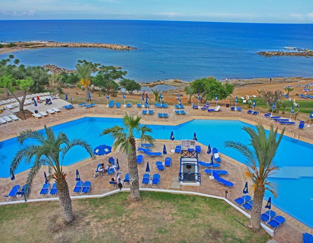 Myroandrou Beach Apartments photo5